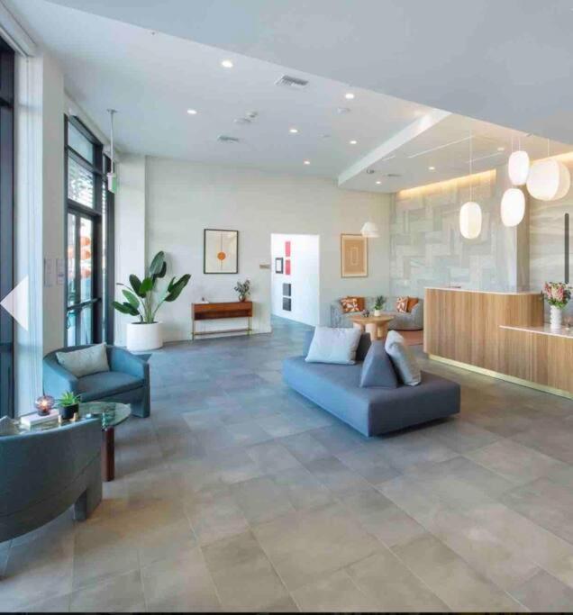 شقة Relax On Wilshire With A View لوس أنجلوس المظهر الخارجي الصورة