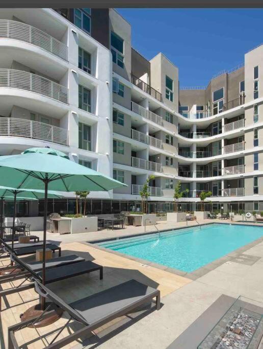 شقة Relax On Wilshire With A View لوس أنجلوس المظهر الخارجي الصورة