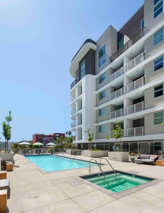 شقة Relax On Wilshire With A View لوس أنجلوس المظهر الخارجي الصورة