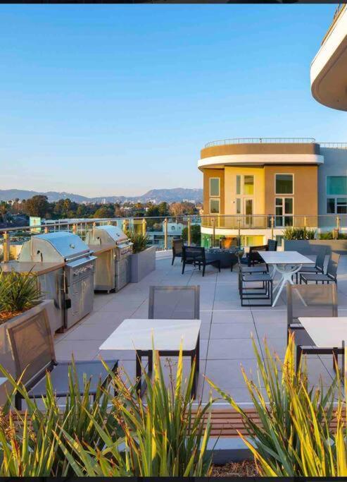 شقة Relax On Wilshire With A View لوس أنجلوس المظهر الخارجي الصورة